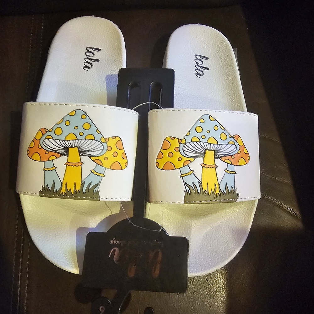 Lola White Mushroom Print Flats